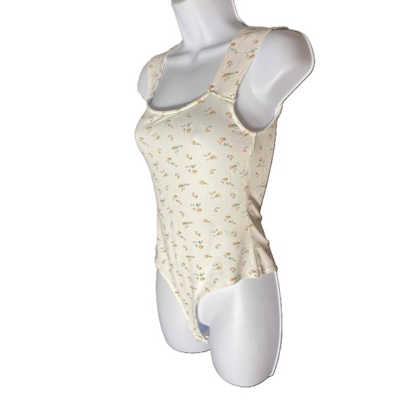 Cloud Ten Bodysuit Womens SZ Small Yellow Floral Scoop Neck Printed Snap Closure - Picture 6 of 9